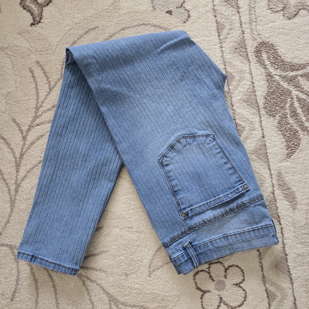 Curve Appeal Ankle Cord Blue Jeans. 14/32